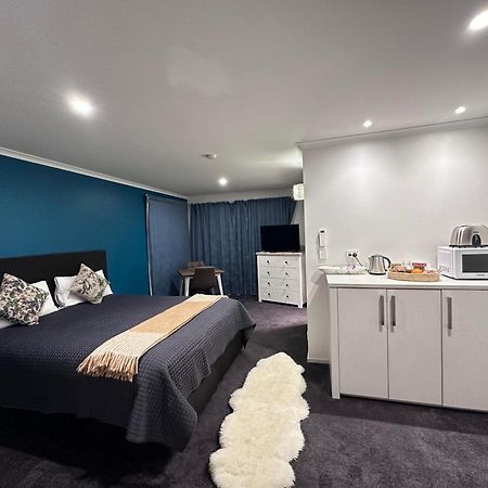 オハクネ トンガリロ スイーツ Bed & Breakfast エクステリア 写真